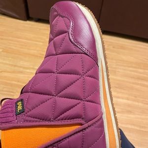 Teva Women's Ember Mid Booties